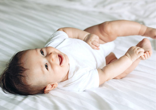 Aktiviteter og lege - 4 måneders baby - LittleUnBox