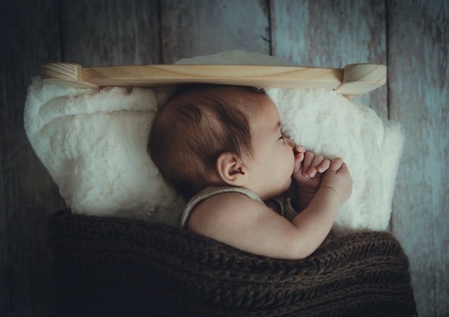 Sådan får du din baby til at falde i søvn hurtigt - LittleUnBox
